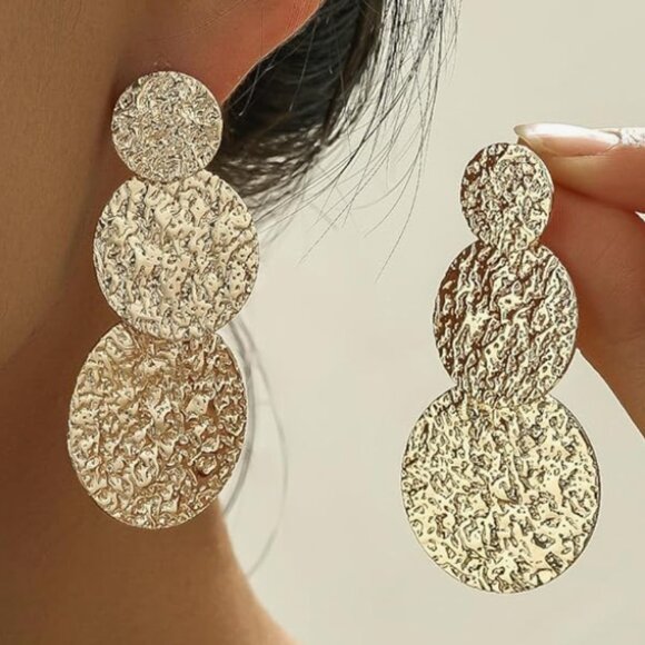 Circle Luxe Earrings – Timeless Style, Effortless Shine - Picture 3 of 7